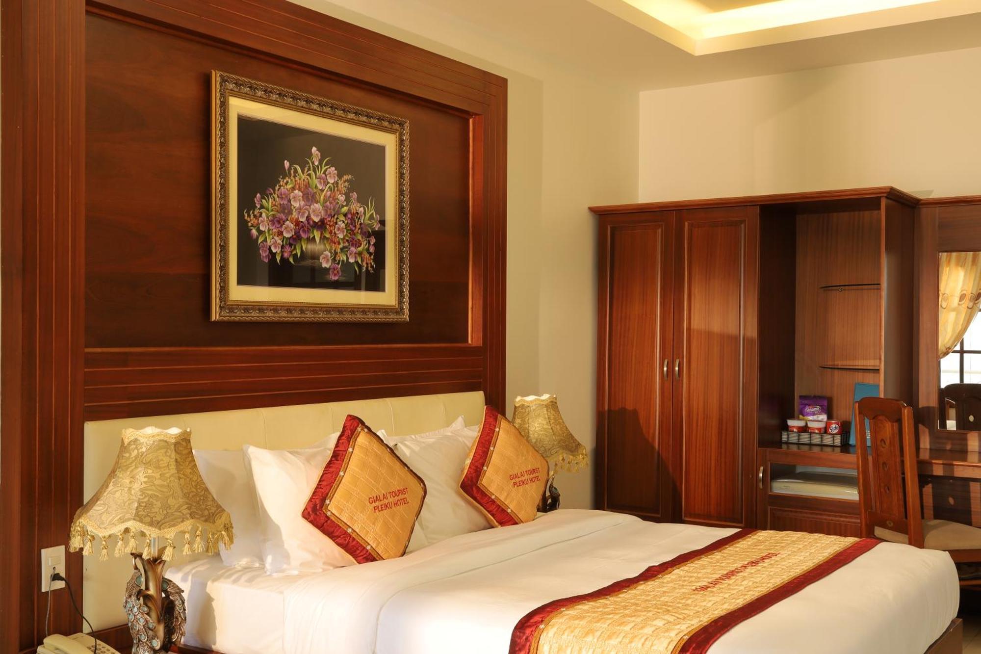 Pleiku Hotel By Gia Lai Tourist Exterior photo